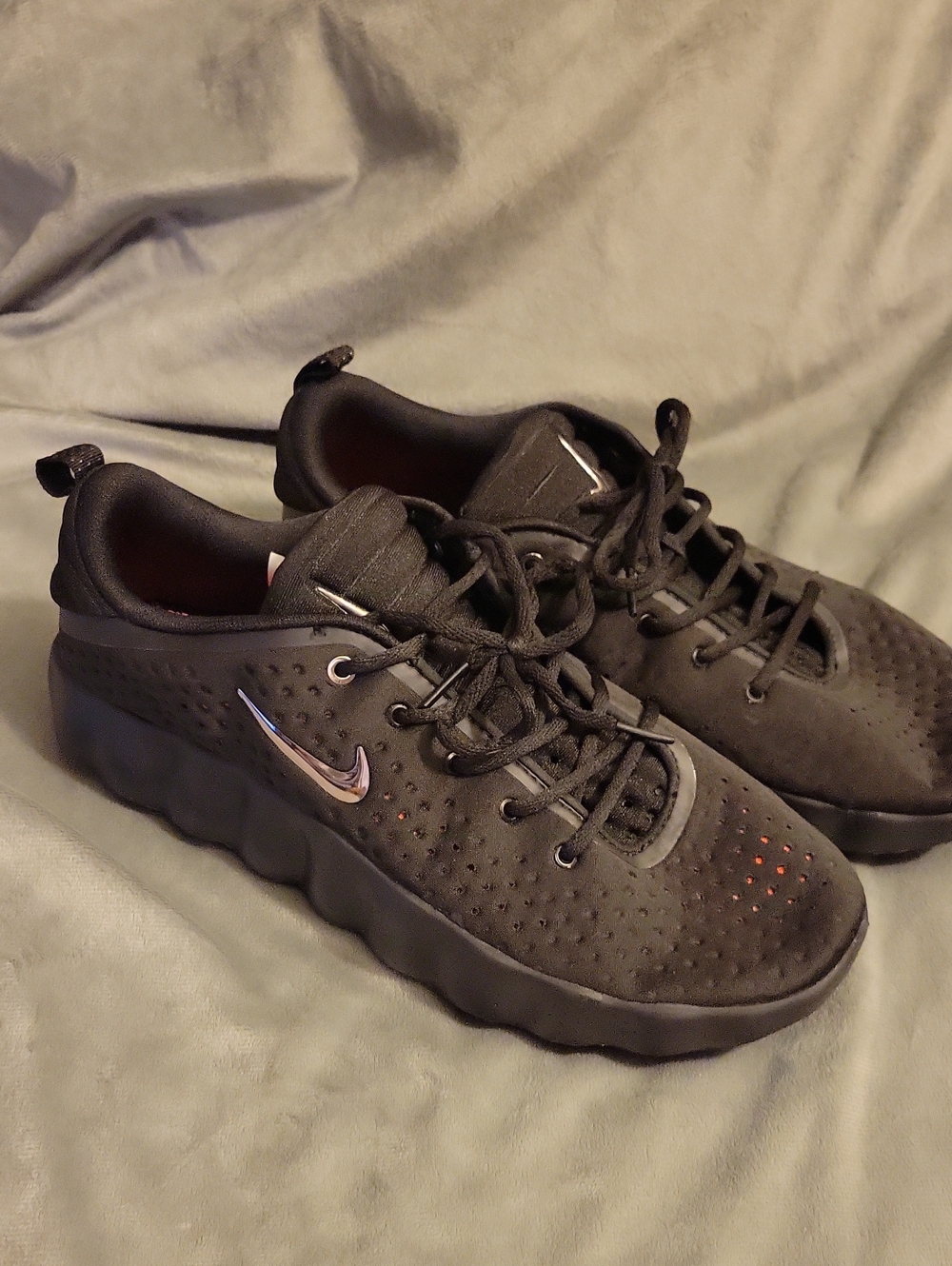 Nike Mind 002 Sneakers